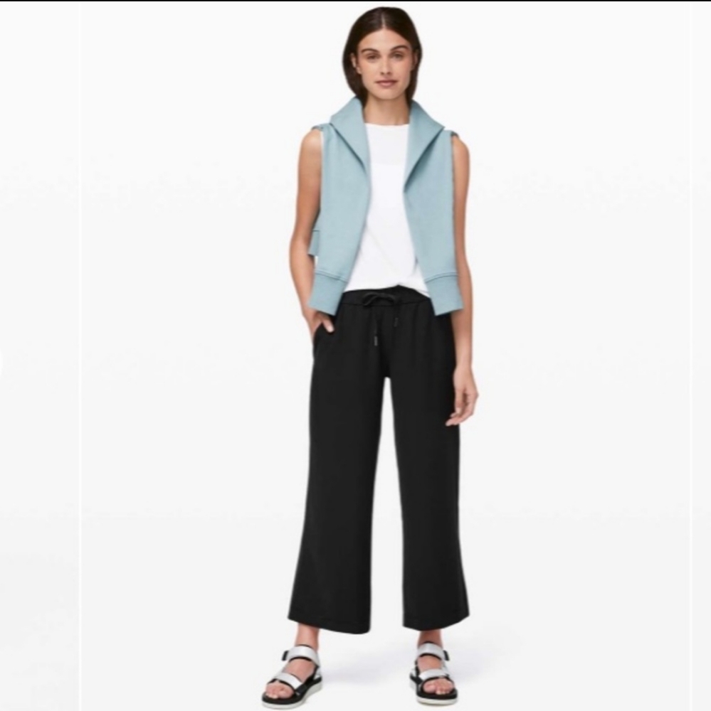 Lululemon On the Fly Wide-Leg 7/8 Pant *Woven